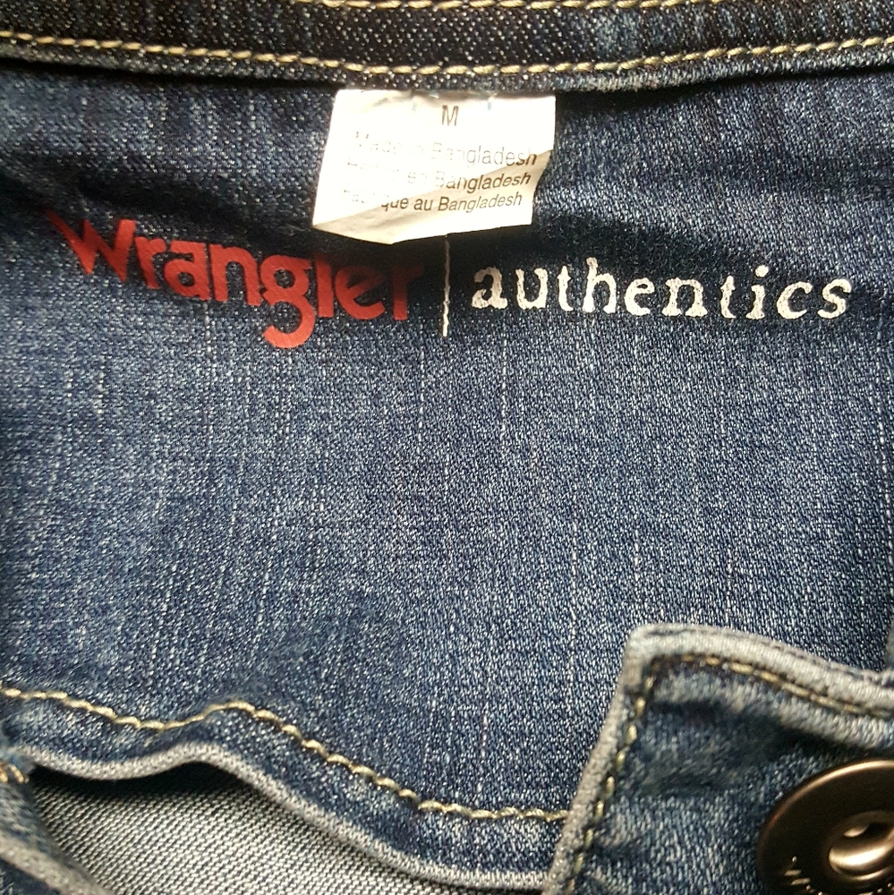 Wrangler | Medium-Wash Denim Jacket - Picture 2 of 7